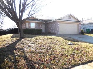 908 Dixon Ln, Denton, TX 76207