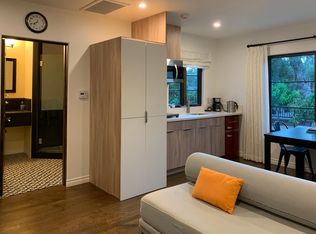 448 Laguna Rd #B, Pasadena, CA 91105