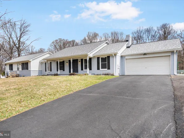 3240 Farm Ln, Manchester, MD 21102