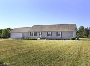 1085 5th St, Plainwell, MI 49080