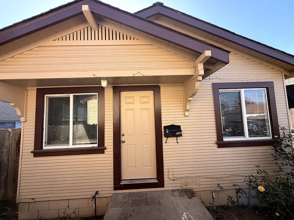 906 Del Monte Ave #1-B