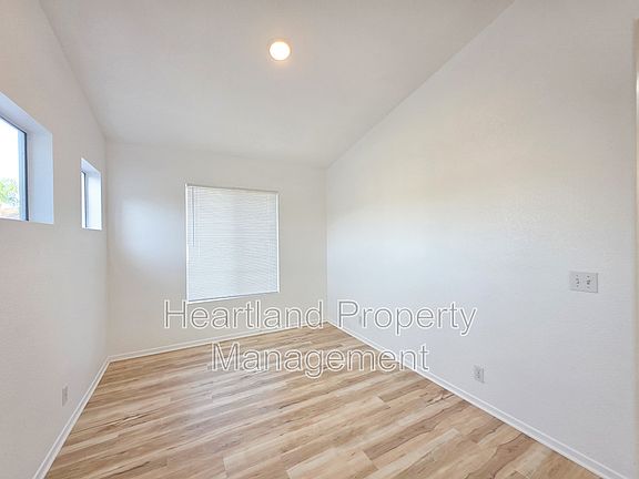5th image of 395 Whispering Willow Dr Unit A