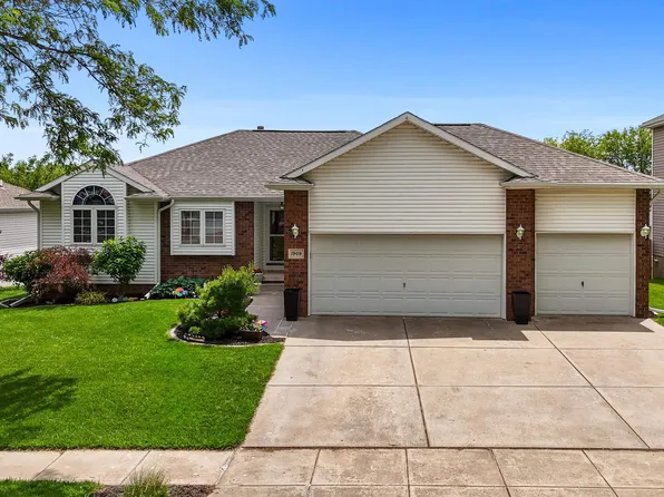 1909 Folkways Blvd, Lincoln, NE 68521