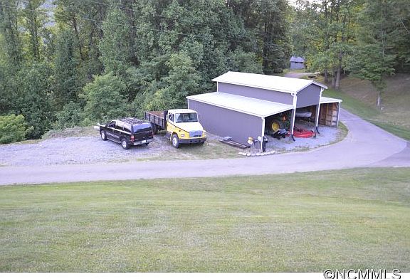 3rd image of 88 Parkway View Dr