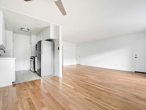 2nd image of 3415 McLaughlin Ave APT 103