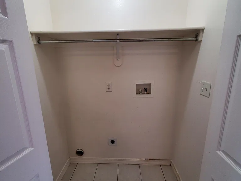 685 John Adams Pkwy #2 — Photo 5