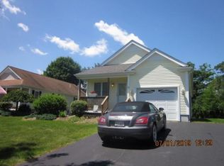 32 Rodeo Dr, East Bridgewater, MA 02333