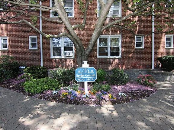 3rd image of 8 Bryant Cres APT 2G