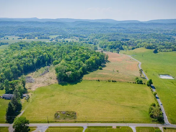 826 Main St, Surgoinsville, TN 37873