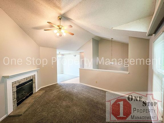 3rd image of 1017 SE Steeple Dr