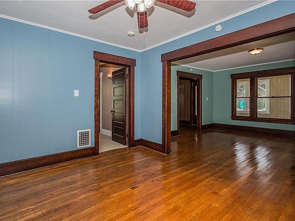 5th image of 4505 James St