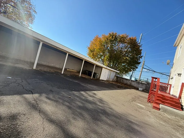 26 Clarence St #2 — Photo 17