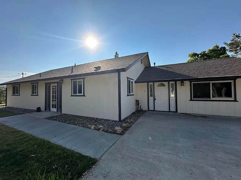10964 Rainbow Lake Rd — Photo 33