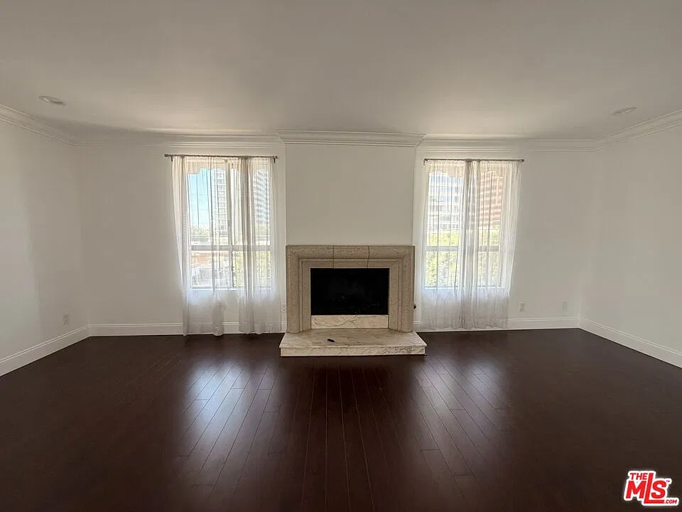 3 bed, 3.5 bath, 2500 sqft, $8,500 — Photo 4