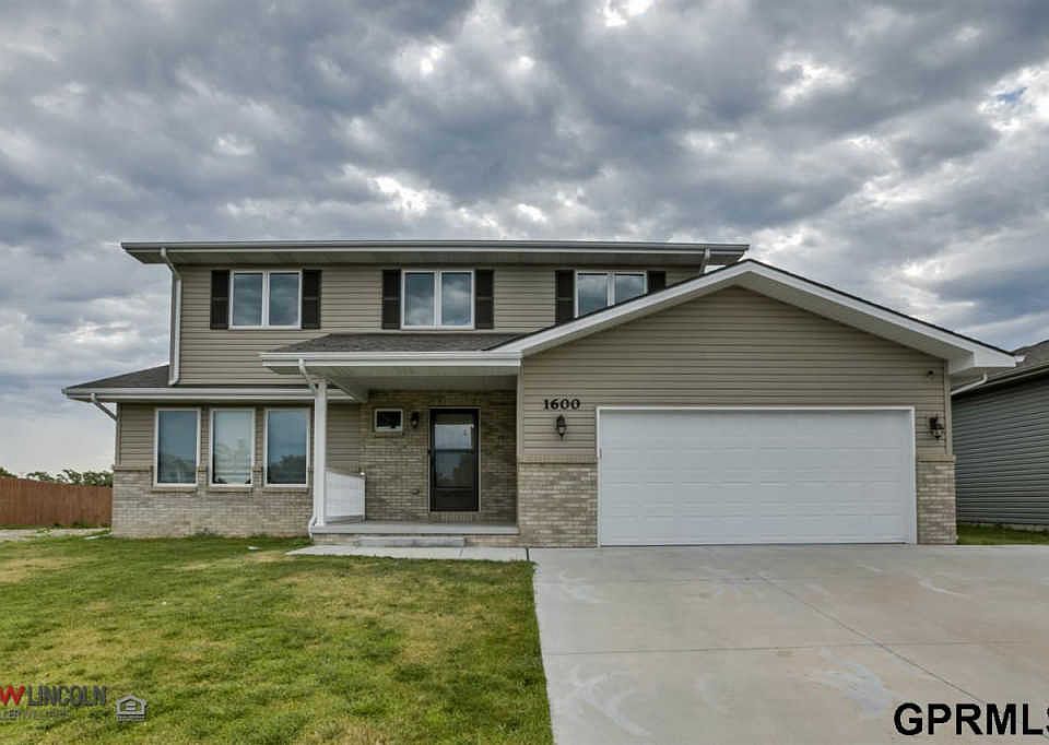 1600 SW 30th St, Lincoln, NE 68522 | Zillow