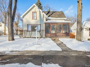 635 E Unadilla St, Pinckney, MI