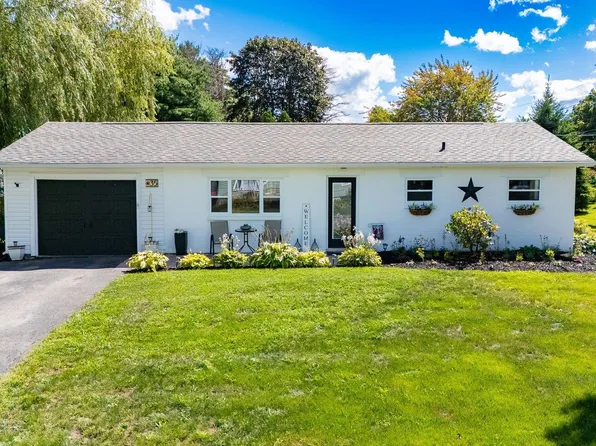 35 Pleasant St, Wolfville, NS B4P 1M6