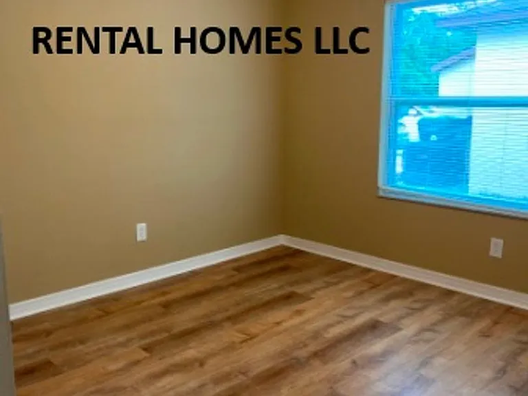 1215 Sophie Blvd — Photo 14