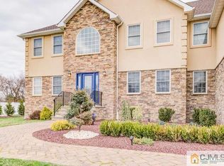 5 George Allen Ct, Monroe Township, NJ 08831