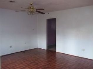 202 SE 7th St, Stigler, OK 74462