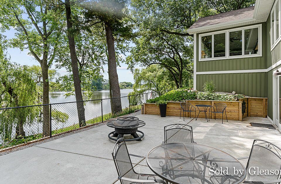 15027 Mercury Dr, Grand Haven, MI 49417 Zillow