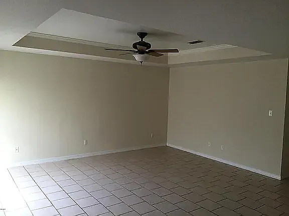 9621 Comstock Ave — Photo 3