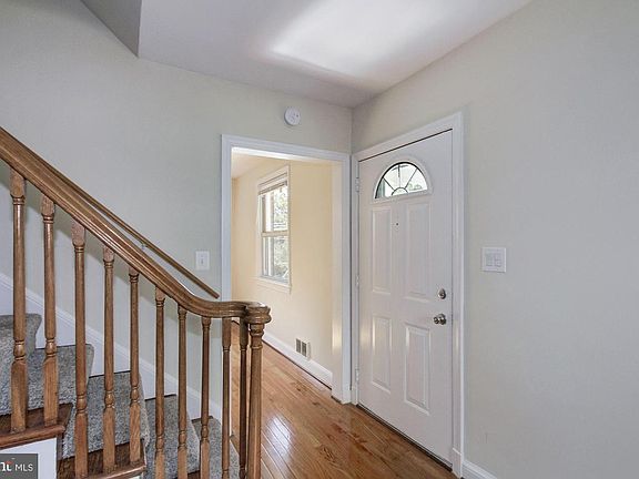 4th image of 11011 Drumm Ave