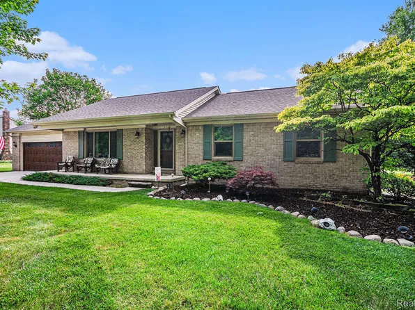 9300 Clippert St, Taylor, MI 48180