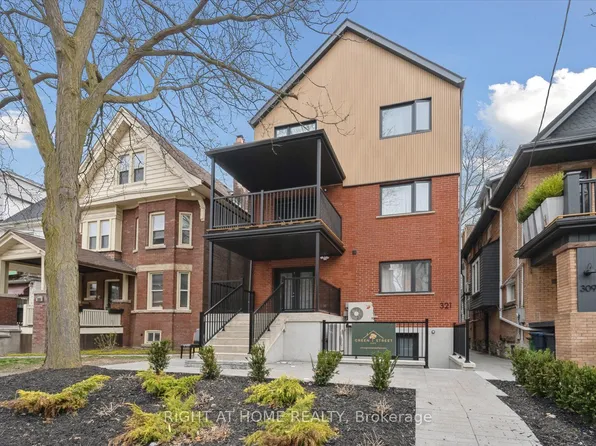 321 Saint George St #2, Toronto, ON M5R 2R2