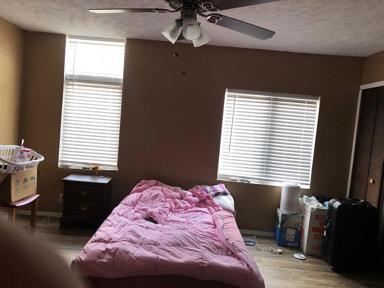 6 bed, 2220 sqft, $5,050 — Photo 3