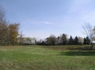 4283 S Woodcrest Ridge Dr, West Bend, WI 53095