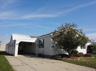 21463 Pontchartrain Ct, Macomb, MI