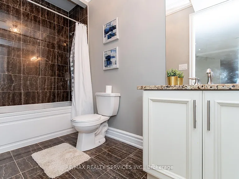 9 Interlacken Dr — Photo 41