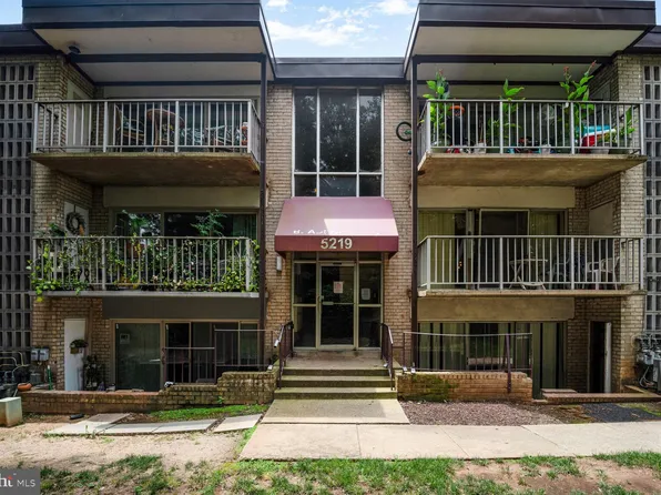 5219 Newton St APT 103, Bladensburg, MD 20710