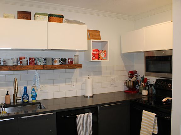5th image of 200 W Woodcroft Pkwy APT 52B