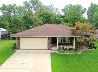 51904 Fox Pointe Dr, New Baltimore, MI 48047