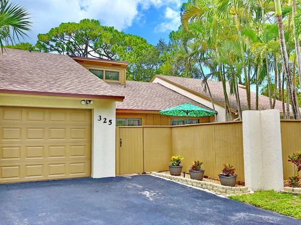 325 Wood Dale Drive, Wellington, FL 33414