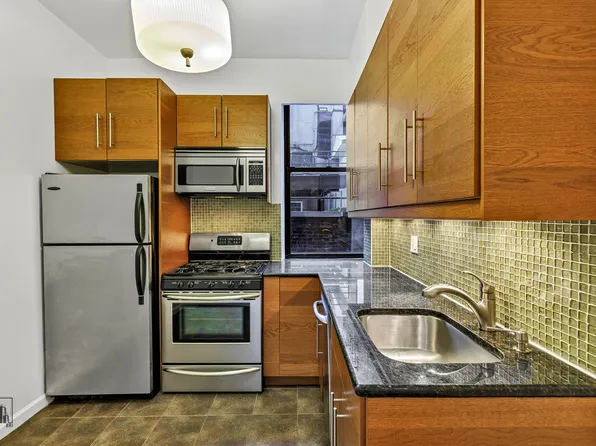 105 East 15th Street image 12 of 26