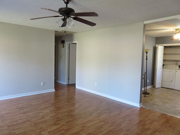4th image of 7 S Daisy Ave