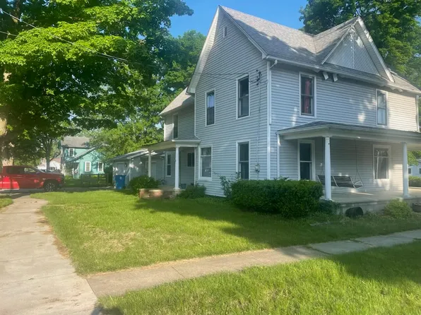 15 Pleasant St, Quincy, MI 49082