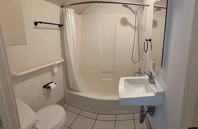 1090 Poplar Ave — Photo 5