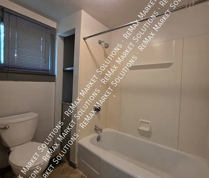 719 Roselawn Ave — Photo 5