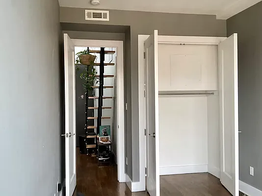 Rented by Brooklyn Group | media 6