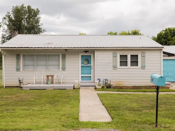 305 W Bronson St, Sparta, TN 38583