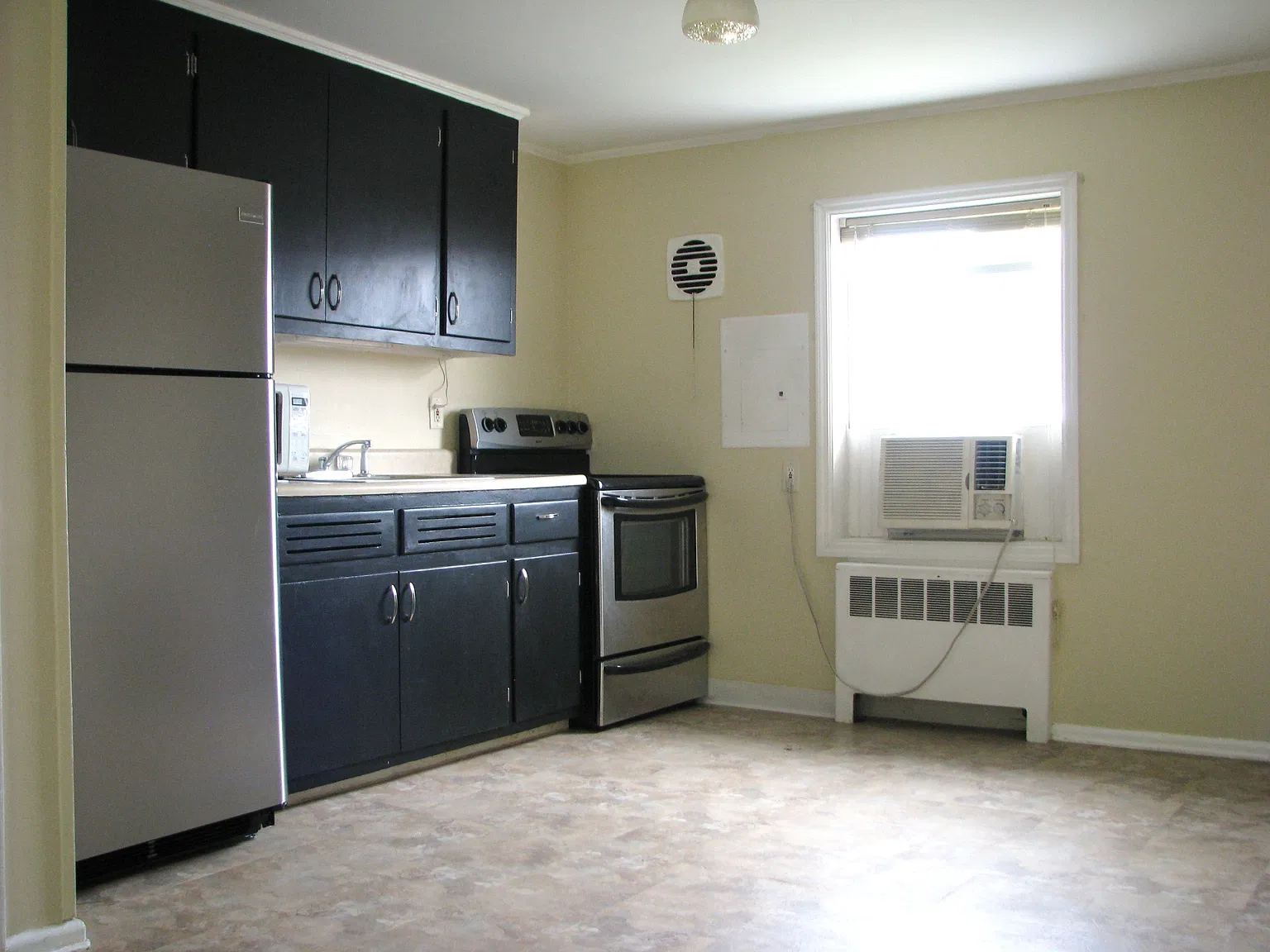 1 bed, 600 sqft, $1,320 — Photo 3