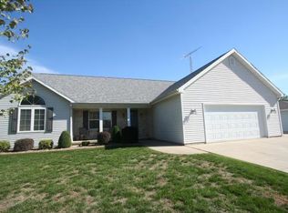 18 Boarman Dr, Shelbyville, IL