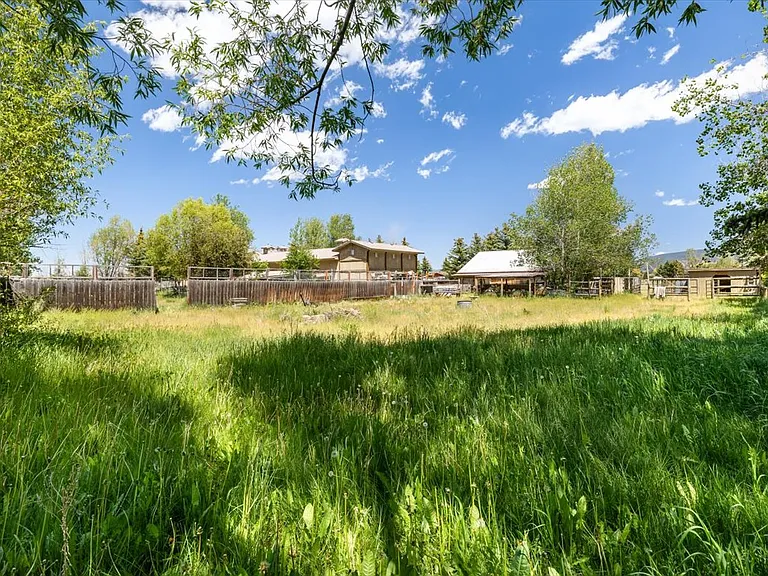 7705 N H C Dr — Photo 40