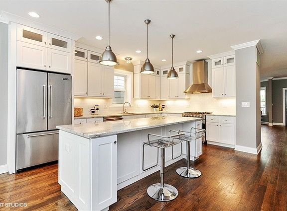 4th image of 4608 N Claremont Ave