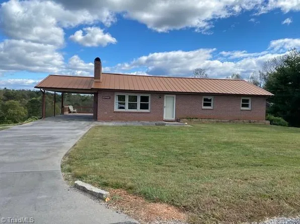 826 Bumgarner Ln, Millers Creek, NC 28651