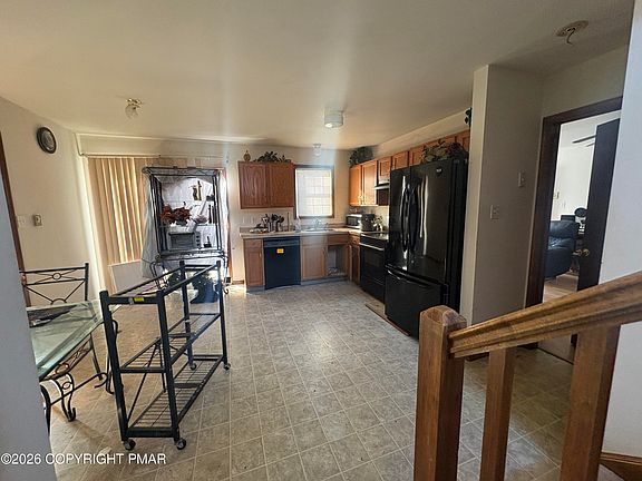 4th image of 142 Chatham Hill Rd